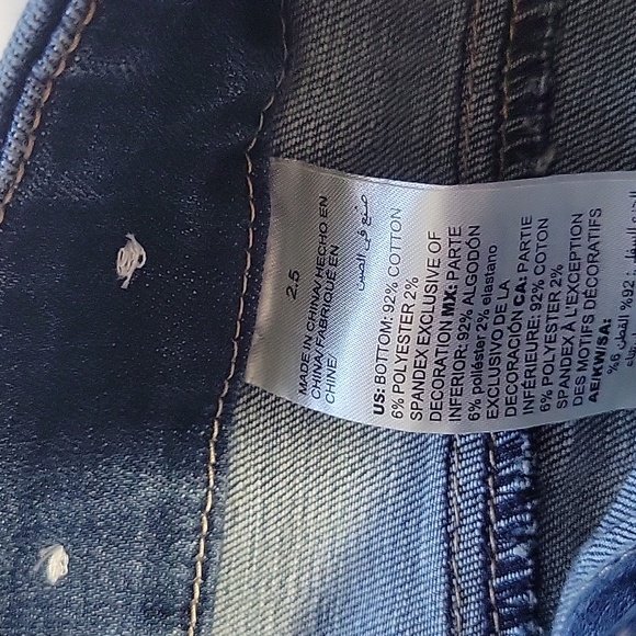 Chico's Blue Embroidered Cropped Jeans Sz 2.5 - Picture 4 of 16